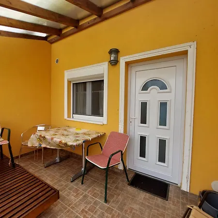 Kis Vizparti Haziko Holiday home *